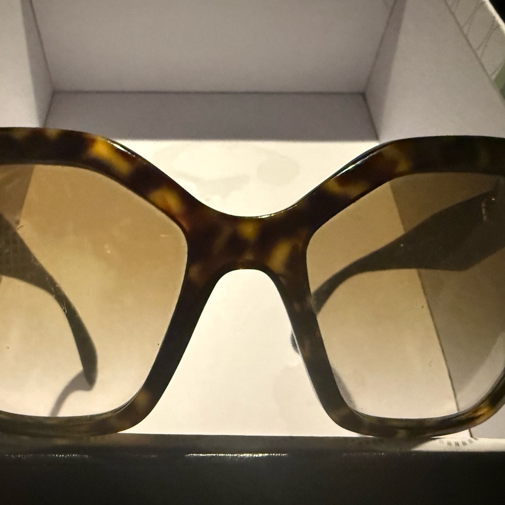 Prada Women’s SPR16R Sunglasses – Tortoise Brown Frame